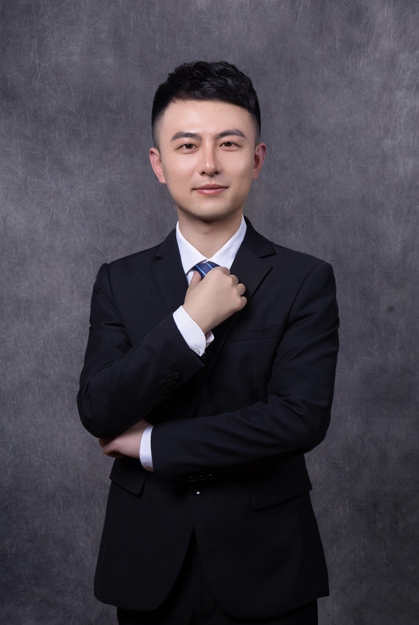 楊超，貴州師范大學(xué)心理學(xué)院教師，心理健康教育與咨詢中心咨詢師，心理學(xué)博士，碩士生導(dǎo)師，國(guó)家二級(jí)心理咨詢師。受訪者供圖