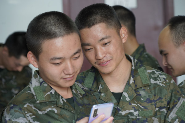 新兵體驗軍旅明信片。