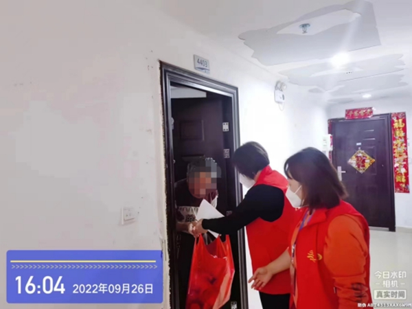4.視頻中剩余的物資是為轄區(qū)老弱病殘和困難群眾準(zhǔn)備的，居委會當(dāng)日已按照梳理出的名單進(jìn)行了發(fā)放。