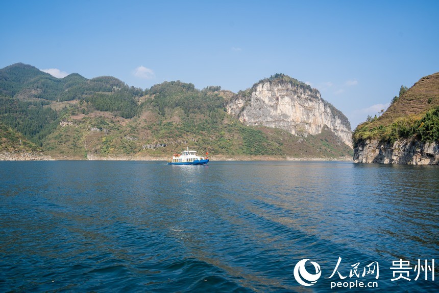 黔中平寨水庫風(fēng)景。人民網(wǎng)記者 涂敏攝