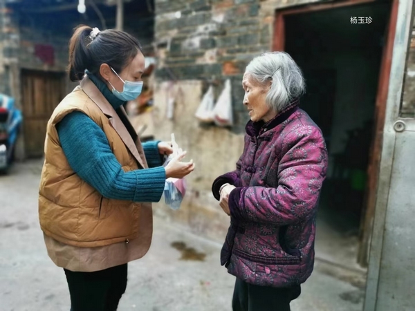 平壩區(qū)：7889份“防疫健康包”陸續(xù)發(fā)放。