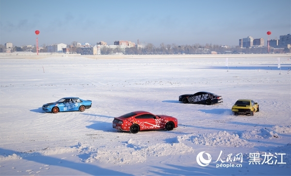 黑河寒地試車現(xiàn)場。人民網(wǎng) 蘇靖剛攝