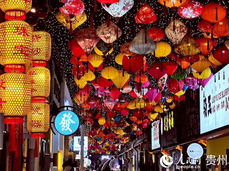 多元的青云市集。人民網(wǎng) 李永馨攝
