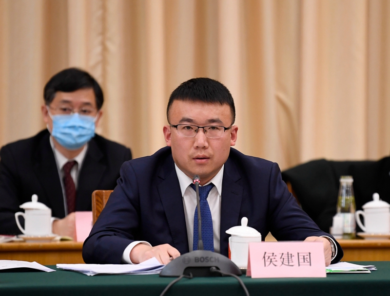 全國(guó)人大代表，貴州盤江精煤股份有限公司山腳樹礦黨委副書記、礦長(zhǎng)侯建國(guó)。受訪者供圖