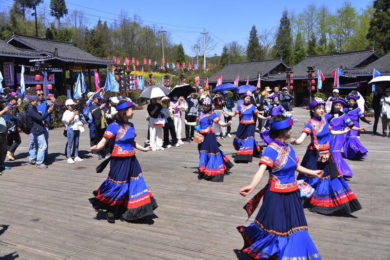 花仙子駐場(chǎng)演出。謝玉江攝