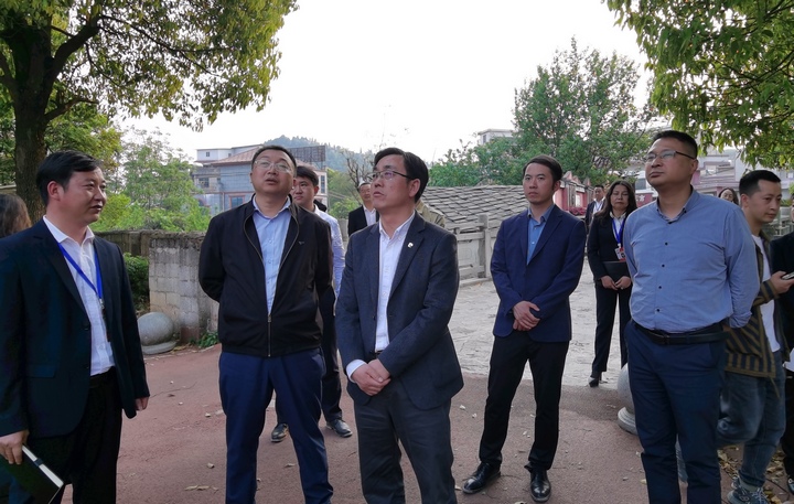 貴州省教育廳到平壩區(qū)調(diào)研，
