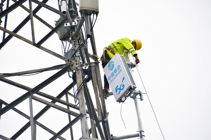 5G基站建設(shè)中。