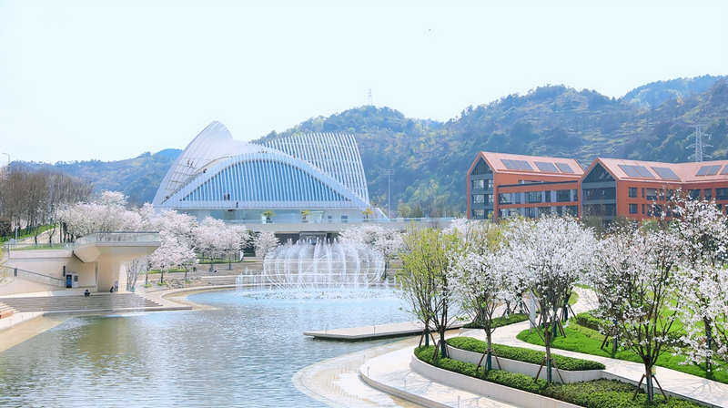 貴陽(yáng)鐵建城項(xiàng)目都市文化示范區(qū)。中國(guó)鐵建地產(chǎn)貴州公司供圖