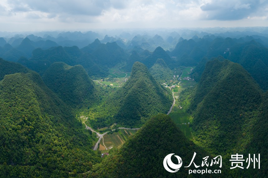航拍貴州茂蘭國(guó)家級(jí)自然保護(hù)區(qū)。人民網(wǎng) 涂敏攝