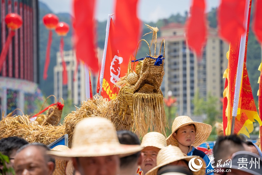2023德江癸卯年六月六“水龍節(jié)”現(xiàn)場(chǎng)。人民網(wǎng)記者 涂敏攝