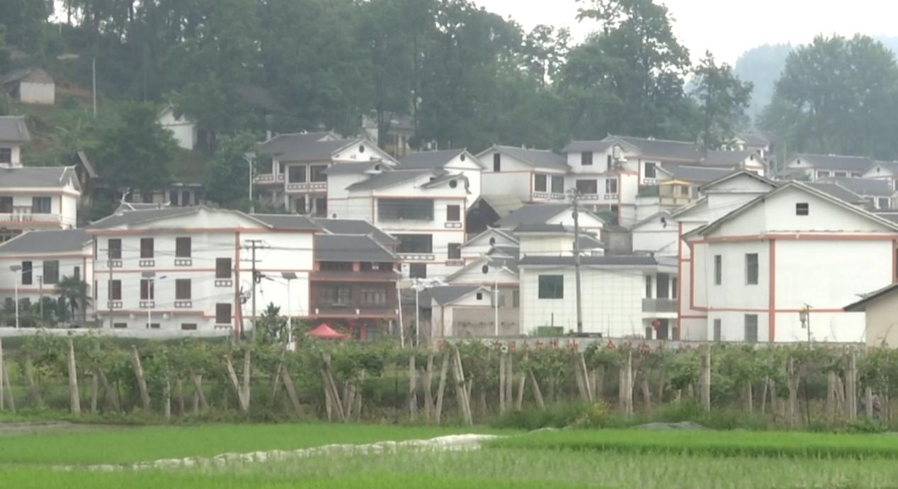 下麥城村。