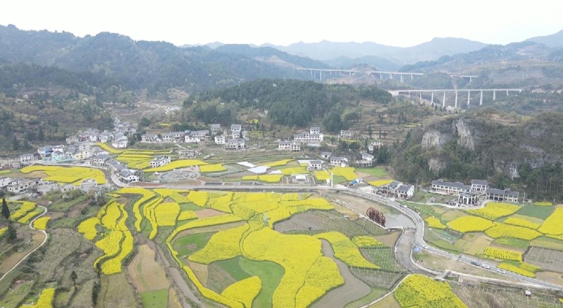 下麥城村。