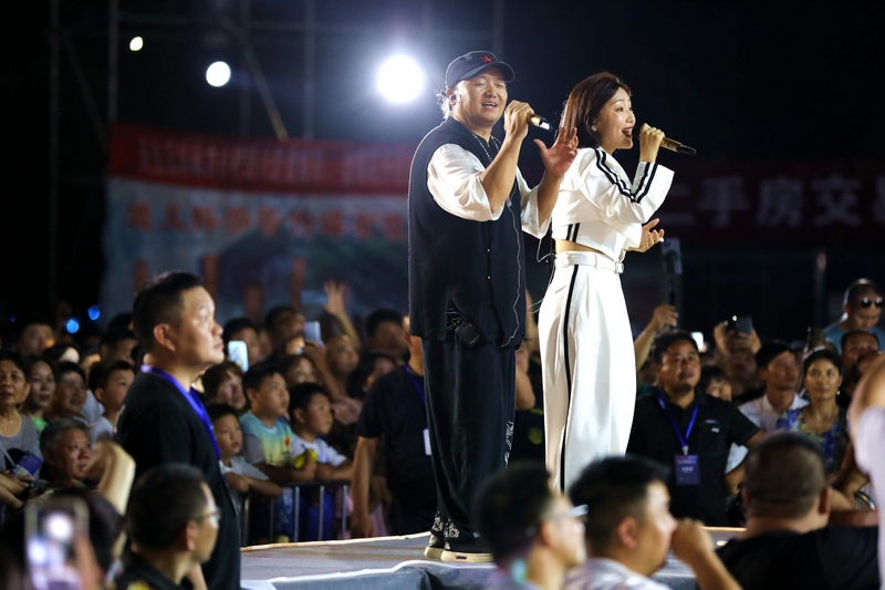 天生兄妹演出現(xiàn)場。王嬋娟 攝.JPG