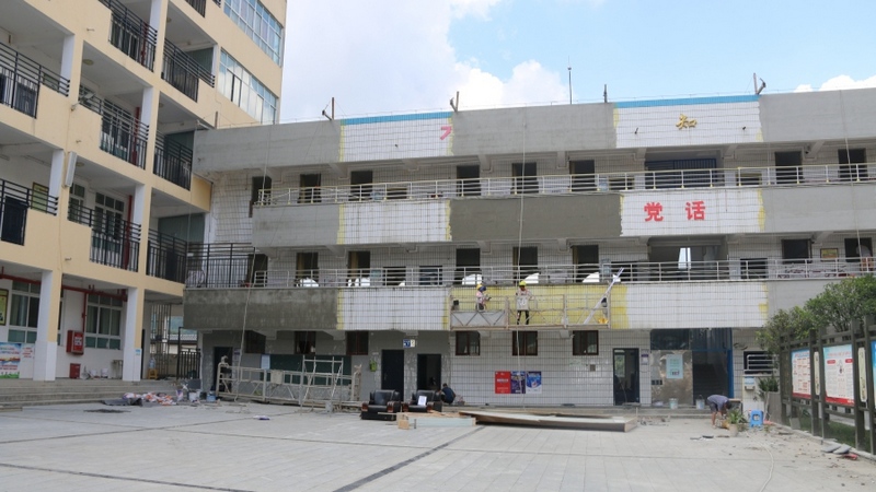 修文縣不少中、小學(xué)、幼兒園搶抓難得的時(shí)機(jī)，大力實(shí)施校園維修改造項(xiàng)目 姜繼恒 攝.jpeg