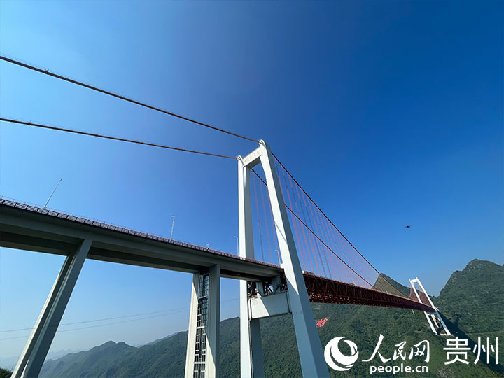 首站比賽場(chǎng)地貴州壩陵河大橋。人民網(wǎng)記者 高華攝