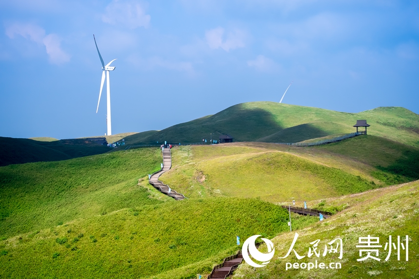 航拍韭菜坪景區(qū)。人民網(wǎng) 涂敏攝