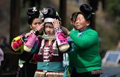 山水有靈境、衣飾有千面、處處有佳節(jié)。貴州有著18個(gè)世居民族，他們?cè)谶@片沃土上繁衍生息，共同創(chuàng)造出了獨(dú)具特色的民族文化。