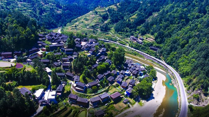 美麗的南花苗寨。凱里市委宣傳部供圖