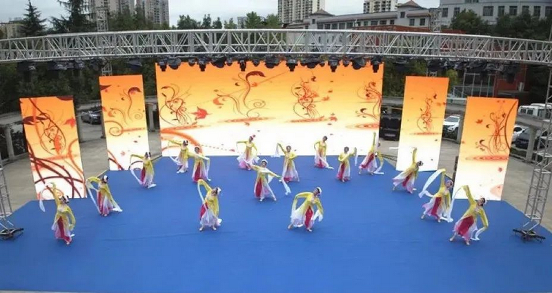 桐梓縣2023“鄉(xiāng)村你來美·桐梓村晚”廣場舞大賽也火熱開賽。桐梓縣融媒體中心供圖