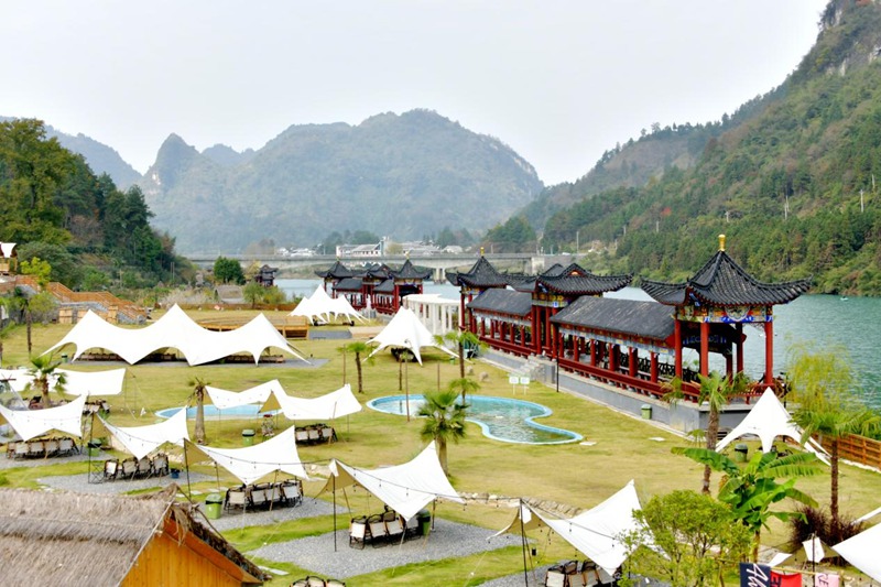 巡察整改后建起的露營基地一角。