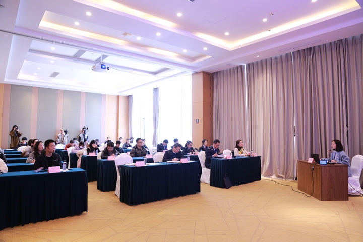 省商務(wù)廳外國投資管理處相關(guān)負責人介紹支持外資企業(yè)發(fā)展相關(guān)政策。