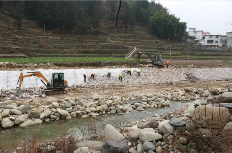 山水林田湖草沙一體化保護(hù)和修復(fù)。王東攝