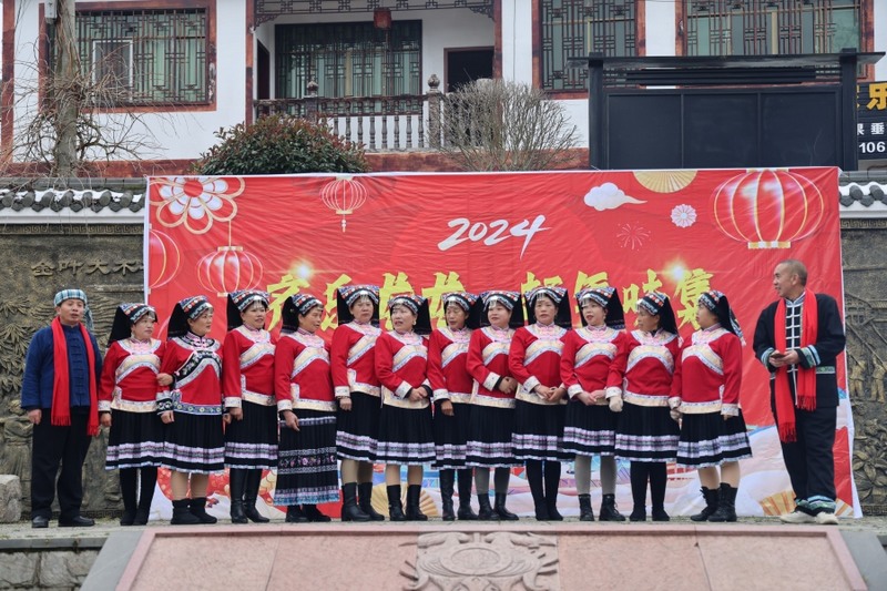 修文縣六屯鎮(zhèn)2024年“齊樂龍龍 趕年味集”年味節(jié)活動現場 姜繼恒 攝.jpg