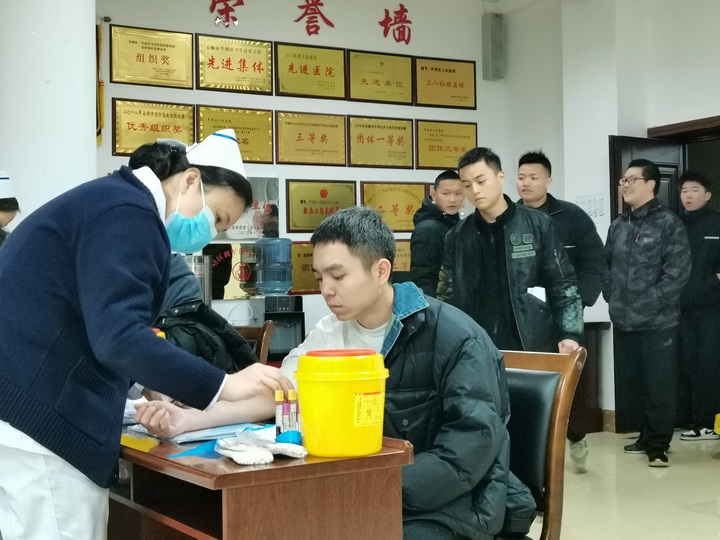征兵體檢現(xiàn)場(chǎng)。