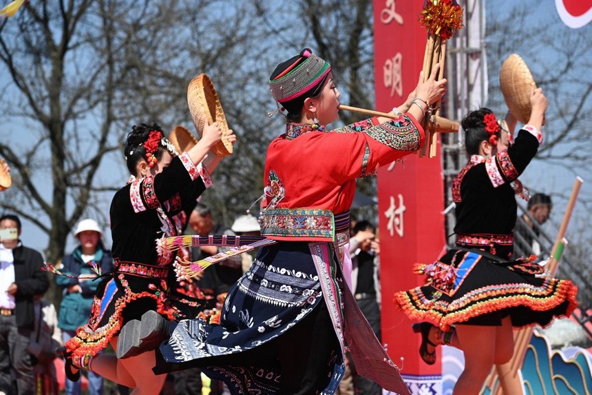 苗族跳花活動現(xiàn)場。