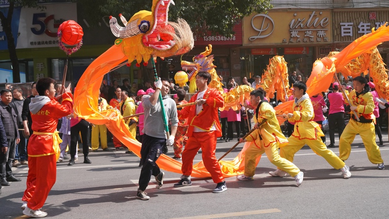 舞龍隊(duì)伍。
