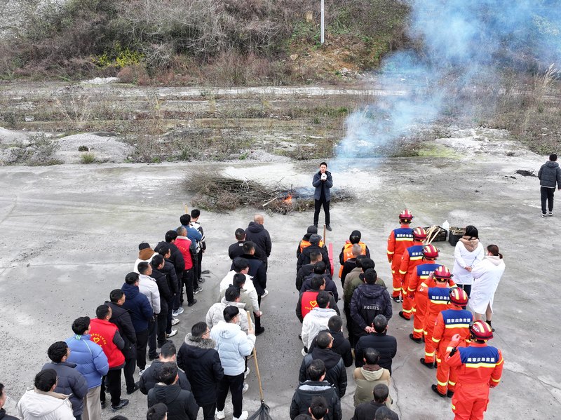 金中鎮(zhèn)接令集結(jié)、安排任務(wù)。