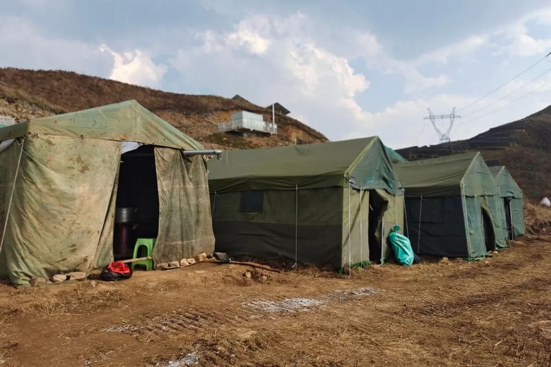 地質(zhì)隊野外鉆探住宿帳篷（饒小露攝）.jpg