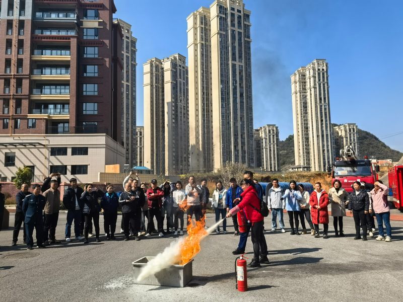 邀請市民群眾參觀消防救援站。.jpg