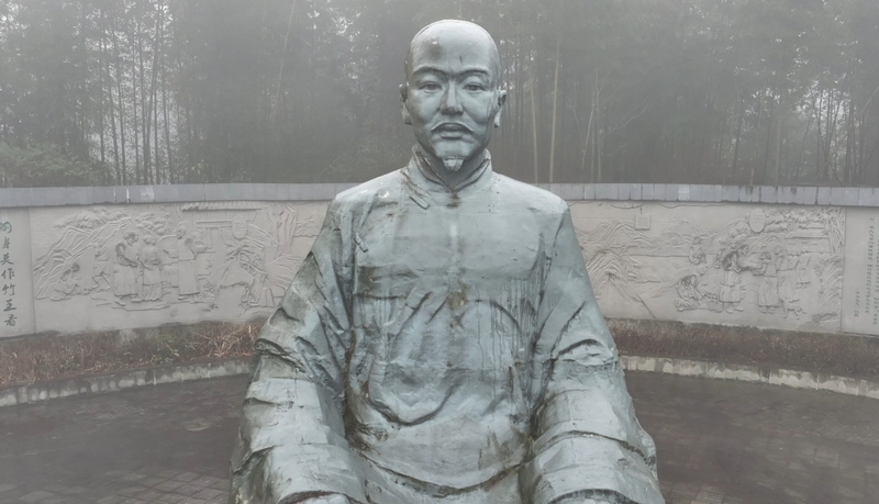 黎理泰雕像。