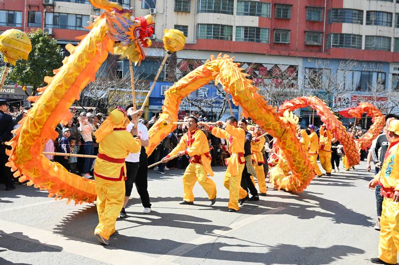 1、開陽城區(qū)舞龍活動。.JPG
