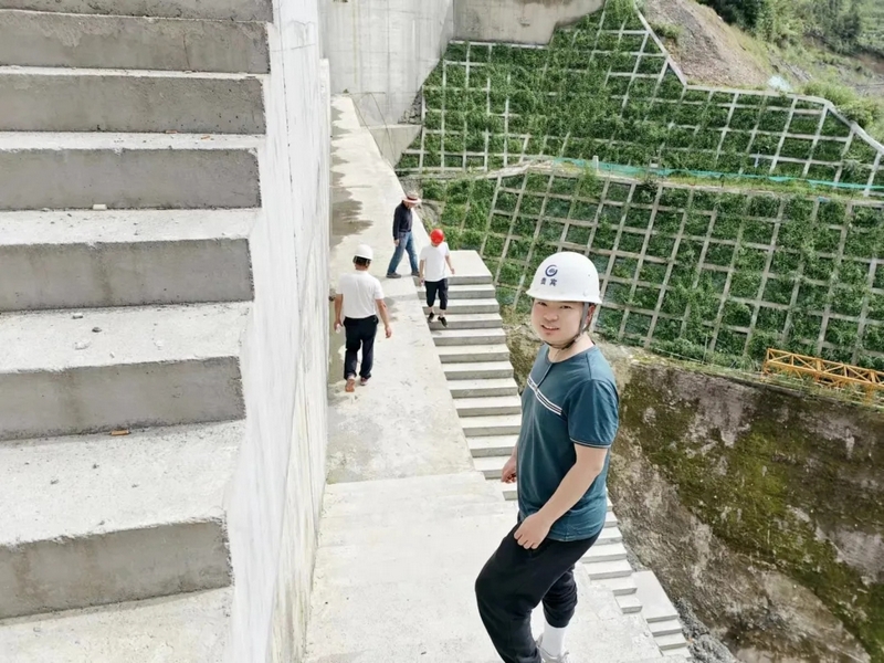 馮楚橋。