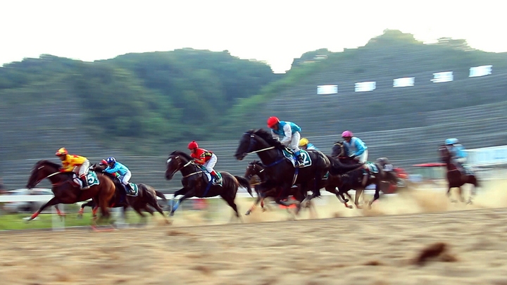賽馬現(xiàn)場(chǎng)。