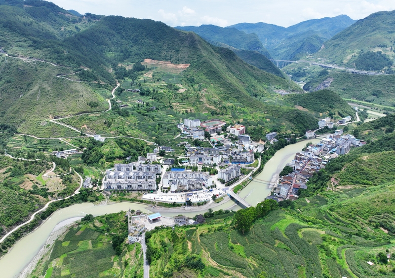 7、羊磴鎮(zhèn)。 陳桂良攝