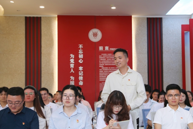 4.畢業(yè)黨課現(xiàn)場(chǎng)