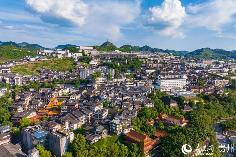 1、茅臺鎮(zhèn)。人民網(wǎng)  陽茜  攝