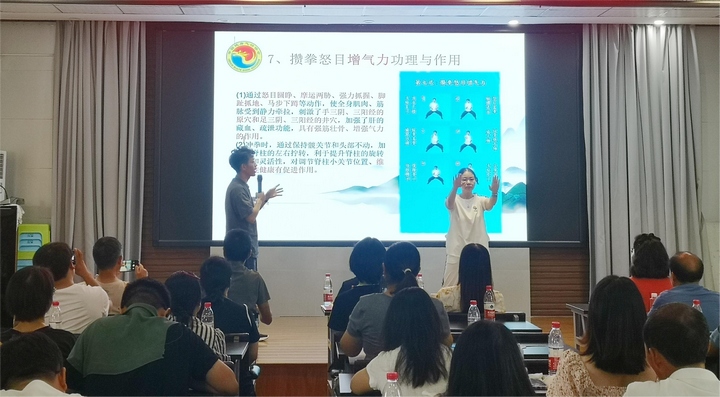 參賽教師講課。劉冰紅攝