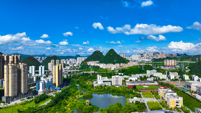 涼都（六盤水）市區(qū)一角。六盤水市委宣傳部供圖