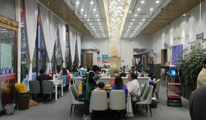 顧客文明用餐。