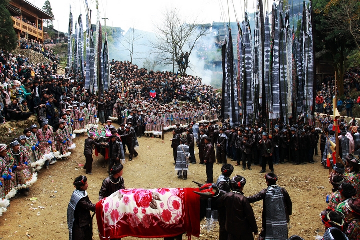 怎雷村神秘的苗族鼓臧節(jié)。