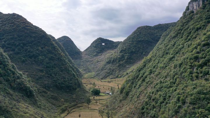 石板河村天窗山。謝永奇攝