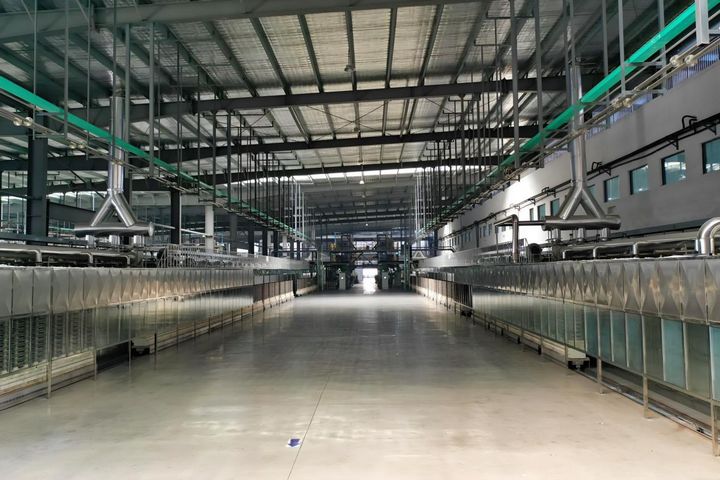 全球最長！銅仁大龍建成100米新能源隧道窯生產(chǎn)線。