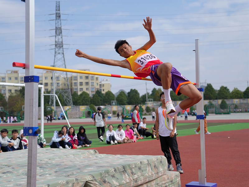 平壩區(qū)教育系統(tǒng)2024年第六屆中小學生田徑運動會開幕。