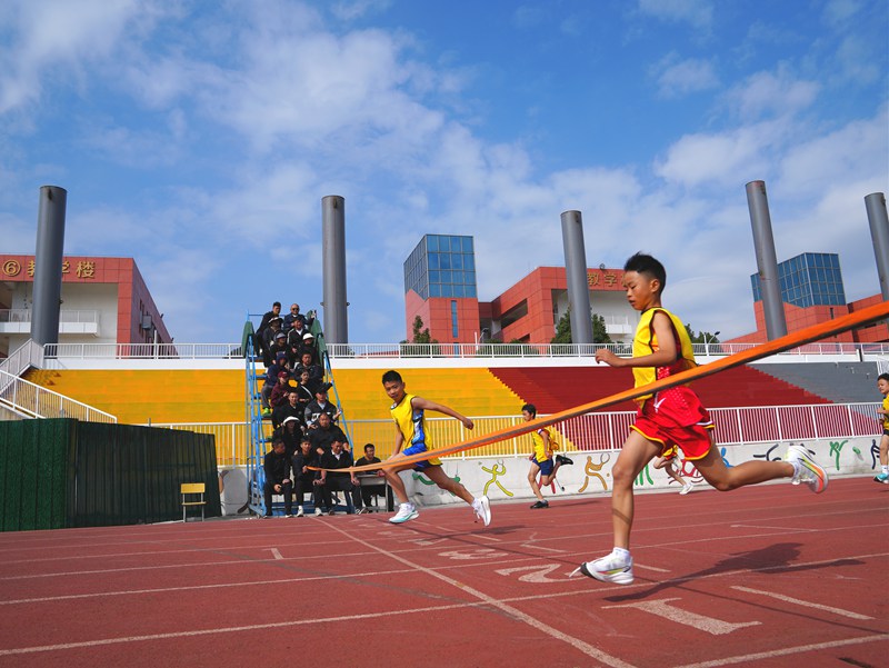 平壩區(qū)教育系統(tǒng)2024年第六屆中小學生田徑運動會開幕。