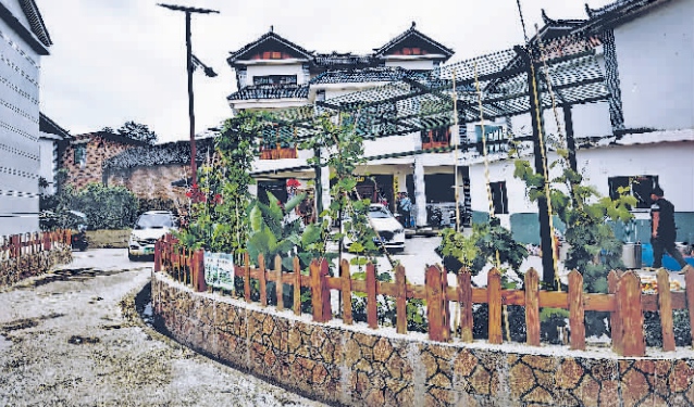 高峰鎮(zhèn)栗木村一角。