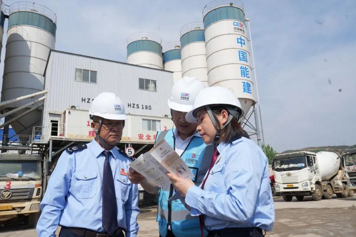 深入中國能建大灣電廠低熱值煤電項目施工現(xiàn)場開展專項輔導。龔代兵攝